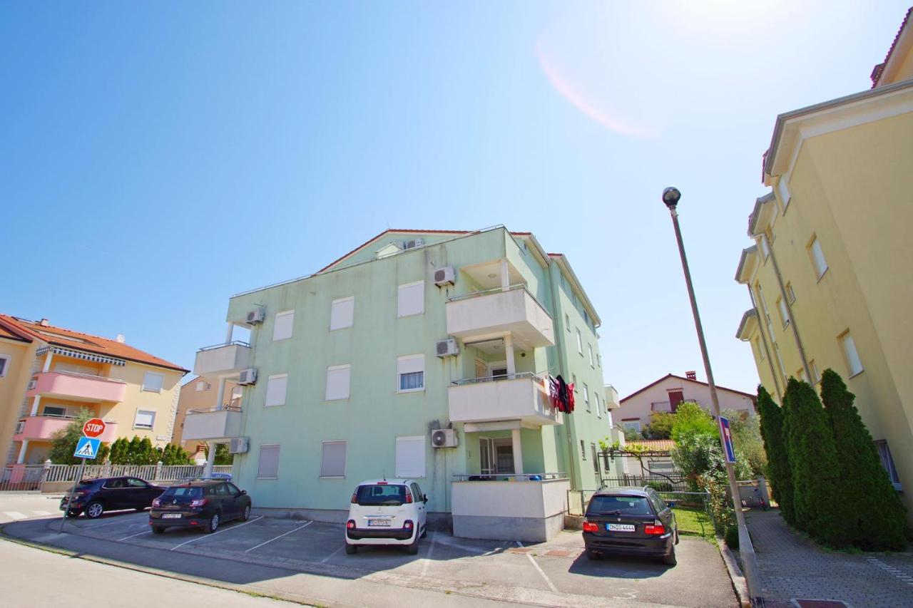 Holiday Apartment Sky, Медулин Экстерьер фото
