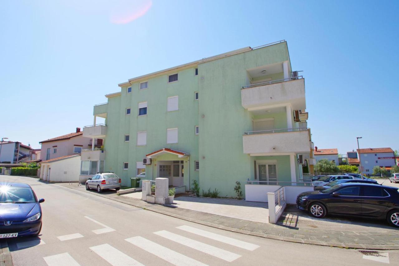 Holiday Apartment Sky, Медулин Экстерьер фото